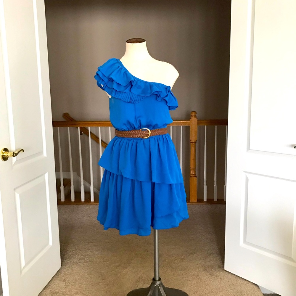 One shoulder dress